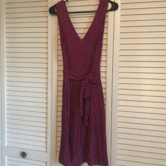 LOFT Dresses & Skirts - V-neck dress